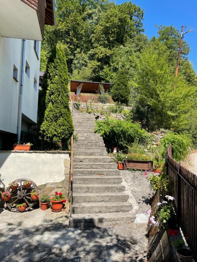 Hotel Sun House Tryavna Exterior foto