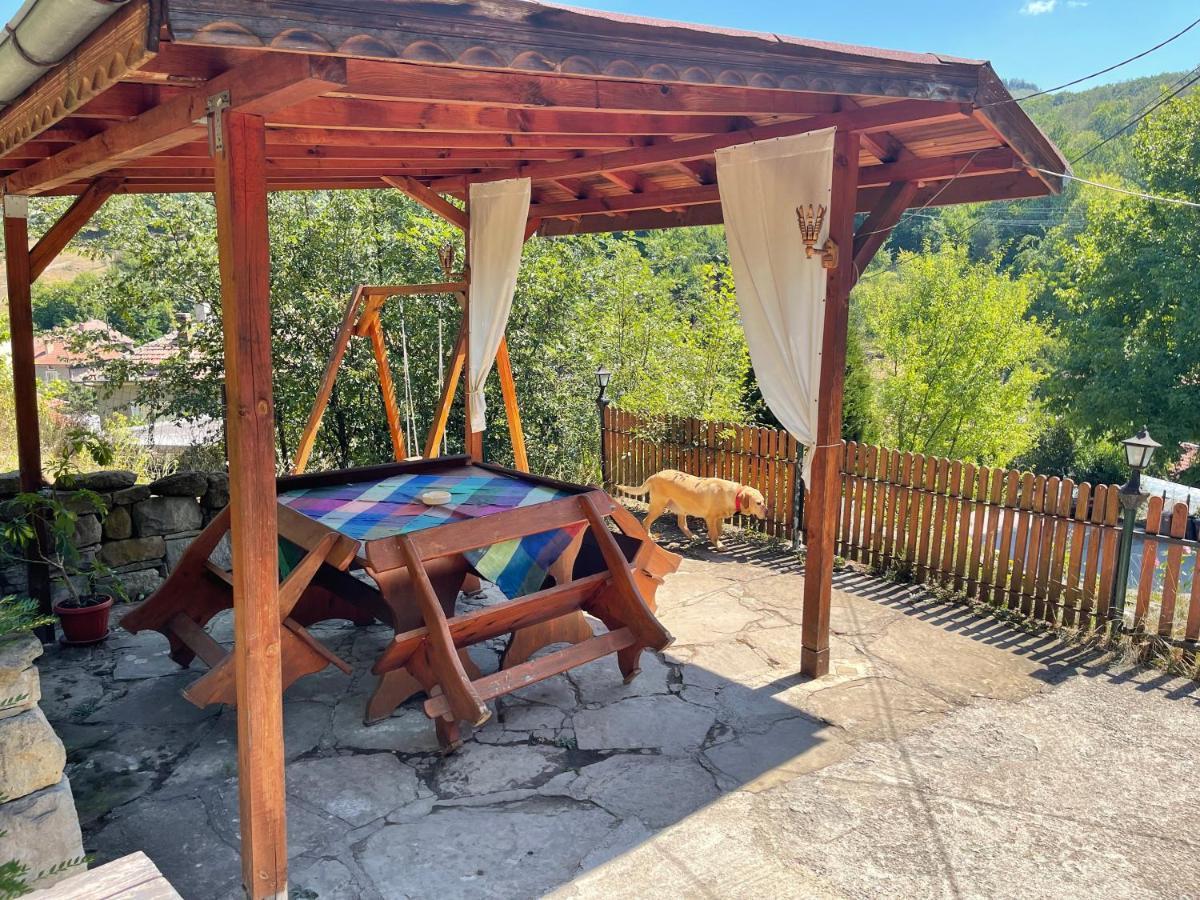 Hotel Sun House Tryavna Exterior foto